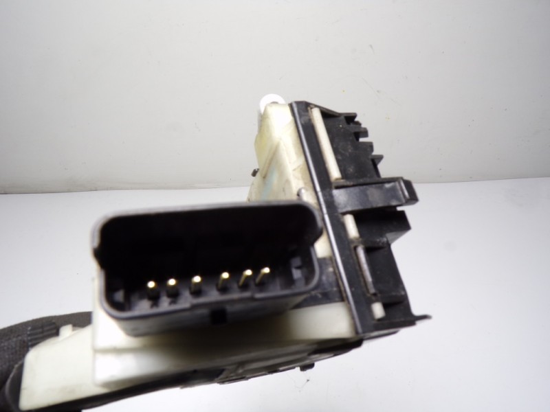 Recambio de cerradura puerta delantera derecha para peugeot 208 1.4 hdi fap referencia OEM IAM 9688079980 9688080030 