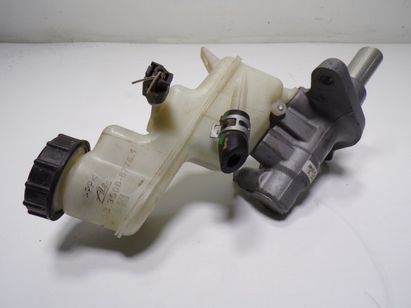 Recambio de bomba freno para toyota yaris 1.0 cat referencia OEM IAM 4720109650 03350887761 