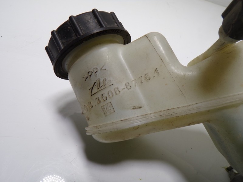 Recambio de bomba freno para toyota yaris 1.0 cat referencia OEM IAM 4720109650 03350887761 