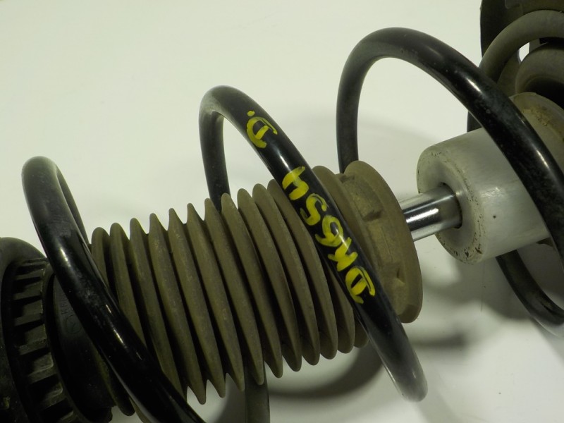 Recambio de amortiguador delantero derecho para mazda 2 lim. () 1.5 16v cat referencia OEM IAM  DG7R34700 