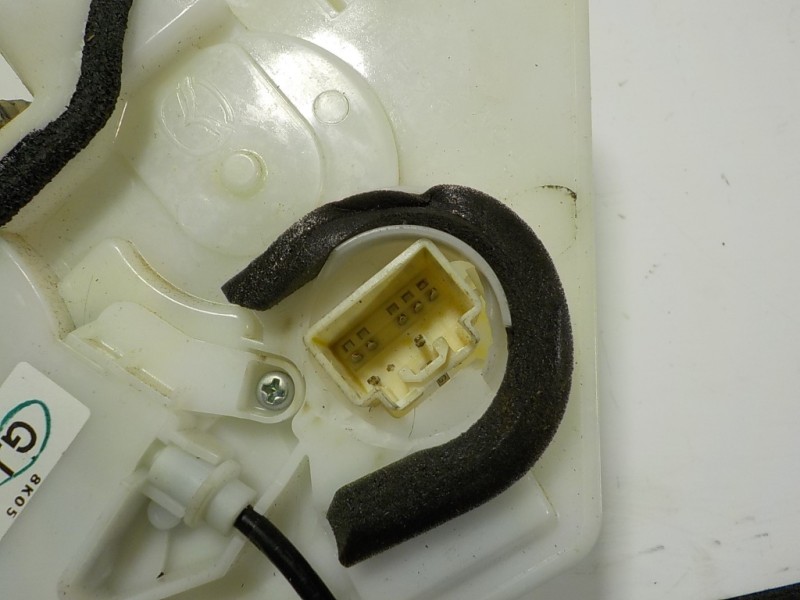 Recambio de cerradura puerta delantera izquierda para mazda 2 lim. () 1.5 16v cat referencia OEM IAM  8K05B0424 