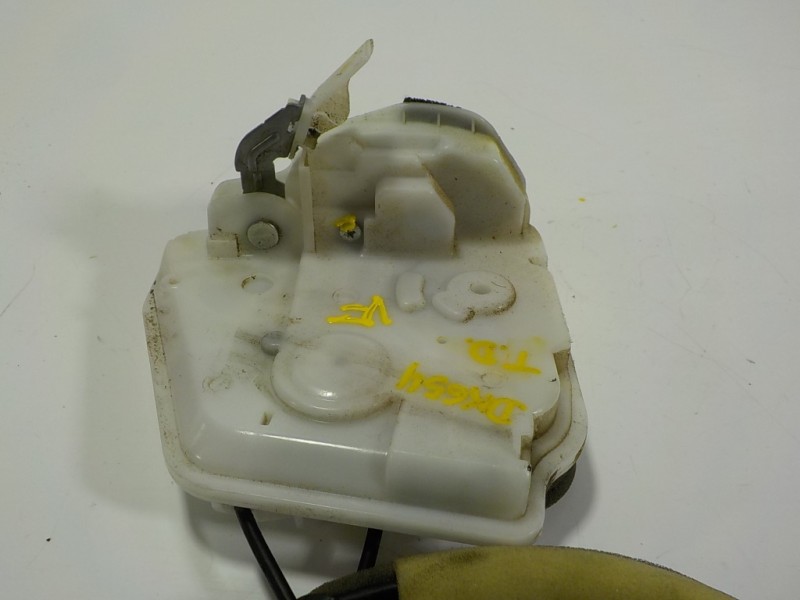 Recambio de cerradura puerta trasera derecha para mazda 2 lim. () 1.5 16v cat referencia OEM IAM  8K13B0058 