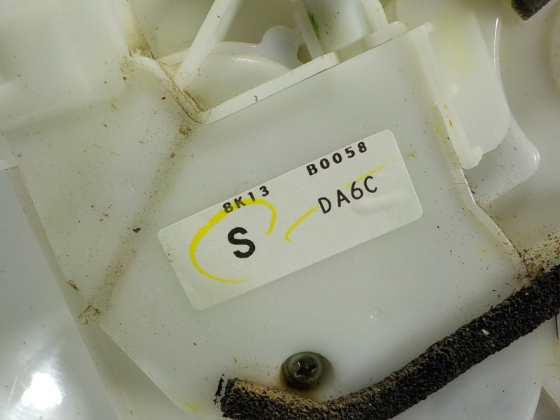 Recambio de cerradura puerta trasera derecha para mazda 2 lim. () 1.5 16v cat referencia OEM IAM  8K13B0058 