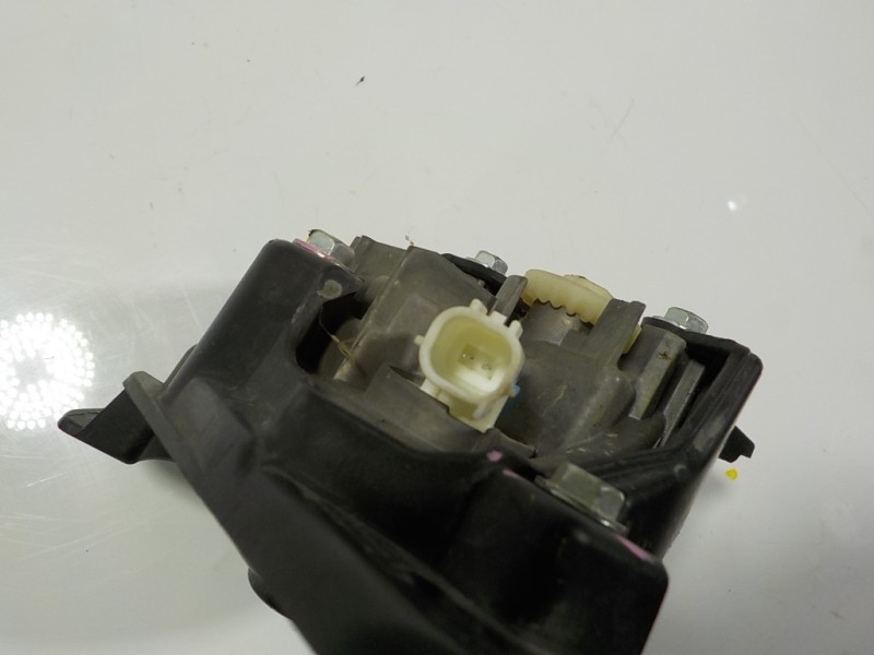 Recambio de faro antiniebla derecho para mazda 2 lim. () 1.5 16v cat referencia OEM IAM   