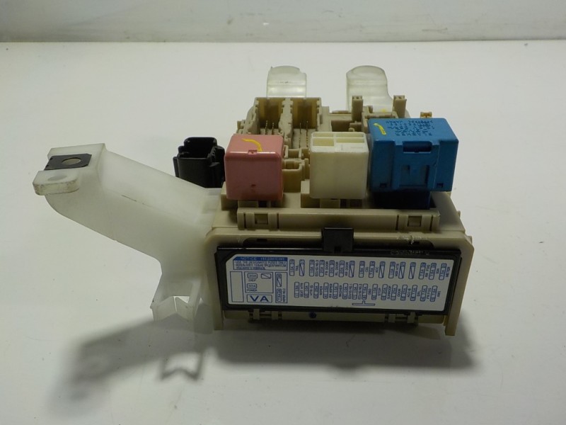 Recambio de caja reles / fusibles para toyota verso 1.6 16v cat referencia OEM IAM 827300FA90 827300F280 