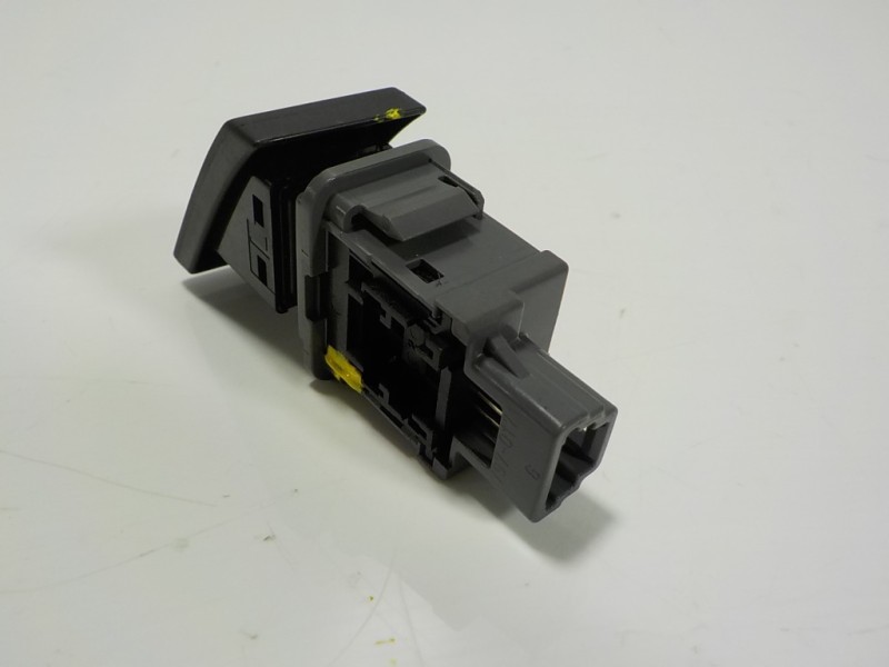 Recambio de warning para toyota verso 1.6 16v cat referencia OEM IAM 843320F061 15B060 