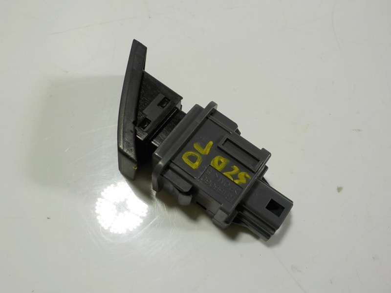 Recambio de warning para toyota verso 1.6 16v cat referencia OEM IAM 843320F061 15B060 