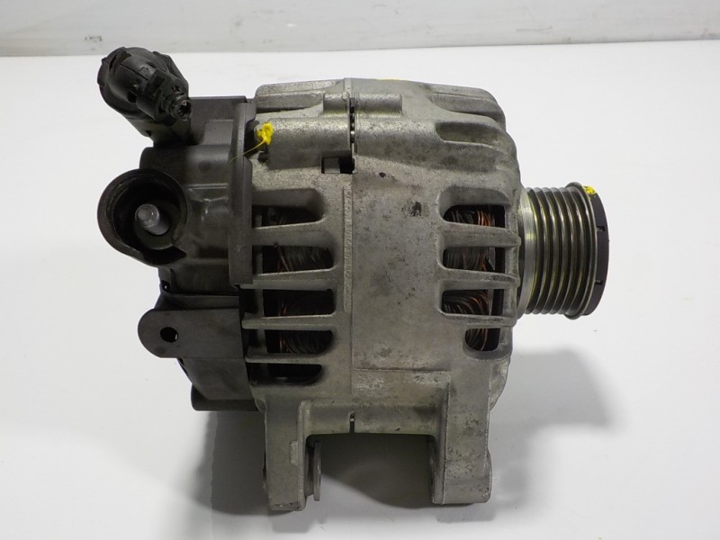 Recambio de alternador para opel corsa f 1.2 referencia OEM IAM  9826574080 