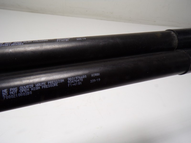Recambio de amortiguadores maletero / porton para opel corsa f 1.2 referencia OEM IAM  9831976680 