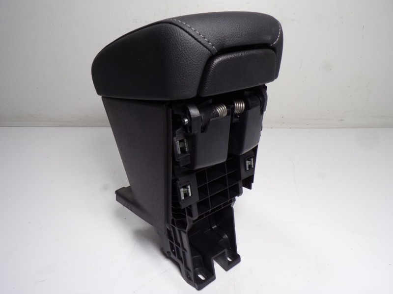 Recambio de apoyabrazos central para opel corsa f 1.2 referencia OEM IAM  9830208680 