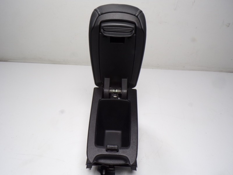 Recambio de apoyabrazos central para opel corsa f 1.2 referencia OEM IAM  9830208680 