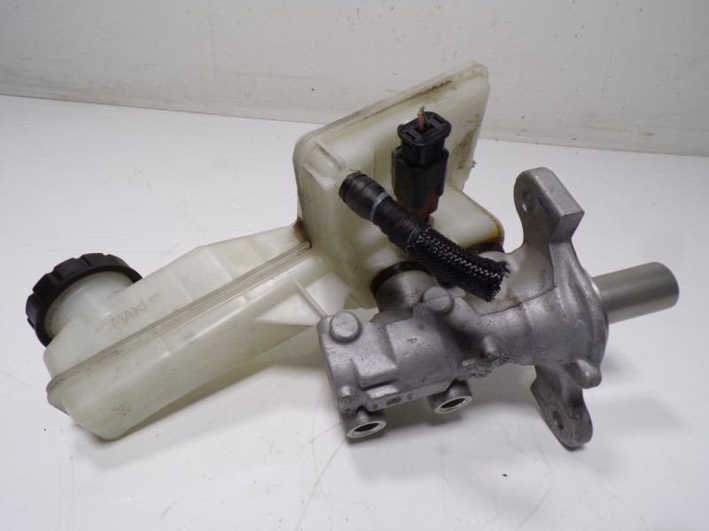 Recambio de bomba freno para opel corsa f 1.2 referencia OEM IAM  32671769 