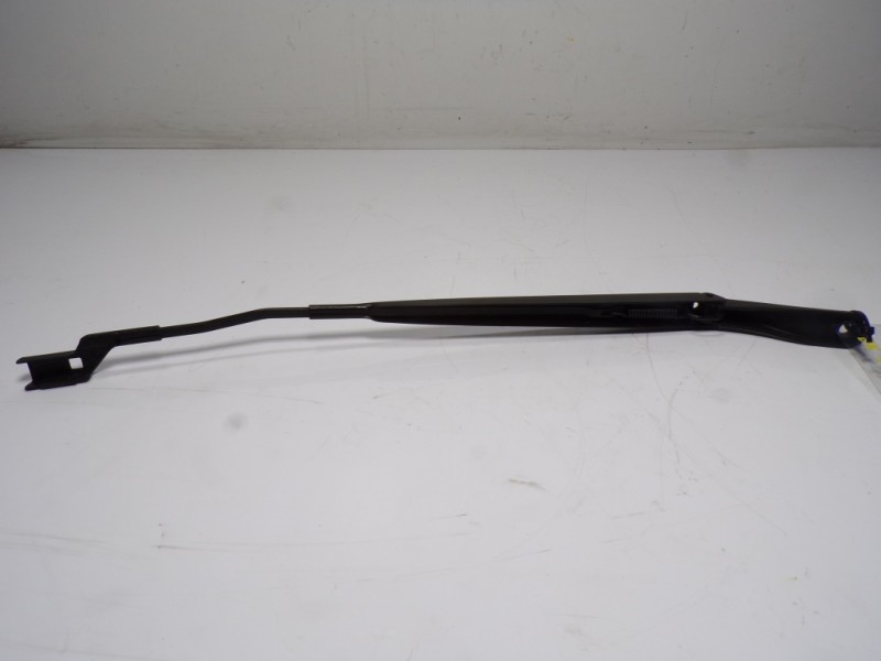Recambio de brazo limpia delantero derecho para opel corsa f 1.2 referencia OEM IAM   