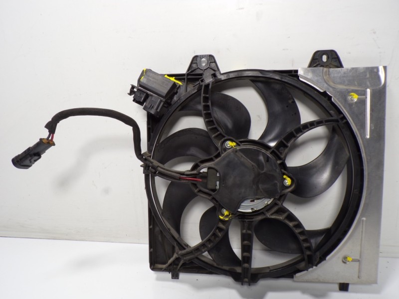 Recambio de electroventilador para opel corsa f 1.2 referencia OEM IAM  982922058000 