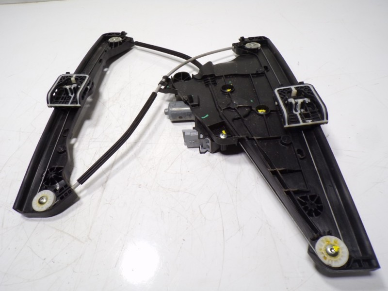 Recambio de elevalunas delantero derecho para opel corsa f 1.2 referencia OEM IAM  982904338000 