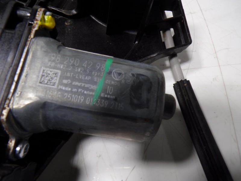 Recambio de elevalunas delantero derecho para opel corsa f 1.2 referencia OEM IAM  982904338000 