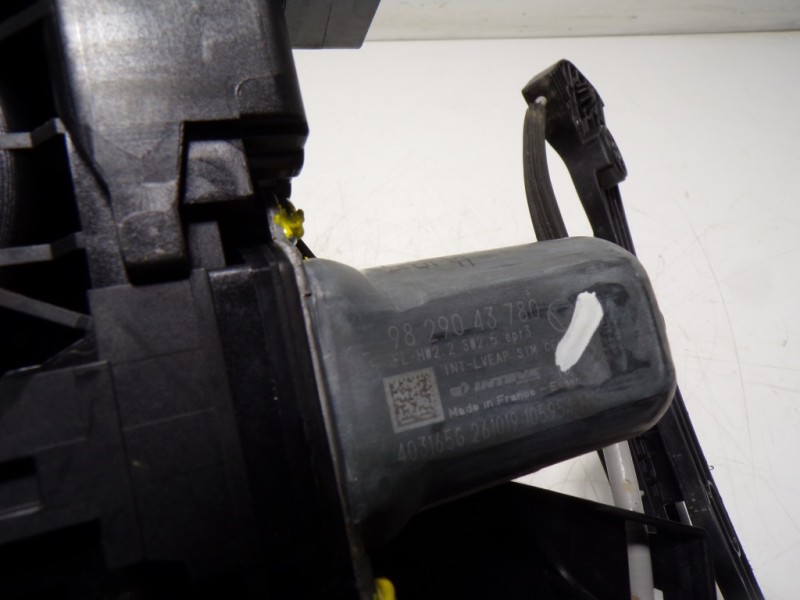 Recambio de elevalunas delantero izquierdo para opel corsa f 1.2 referencia OEM IAM  982904368000 