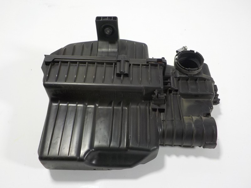 Recambio de filtro aire para opel corsa f 1.2 referencia OEM IAM  9813534180 