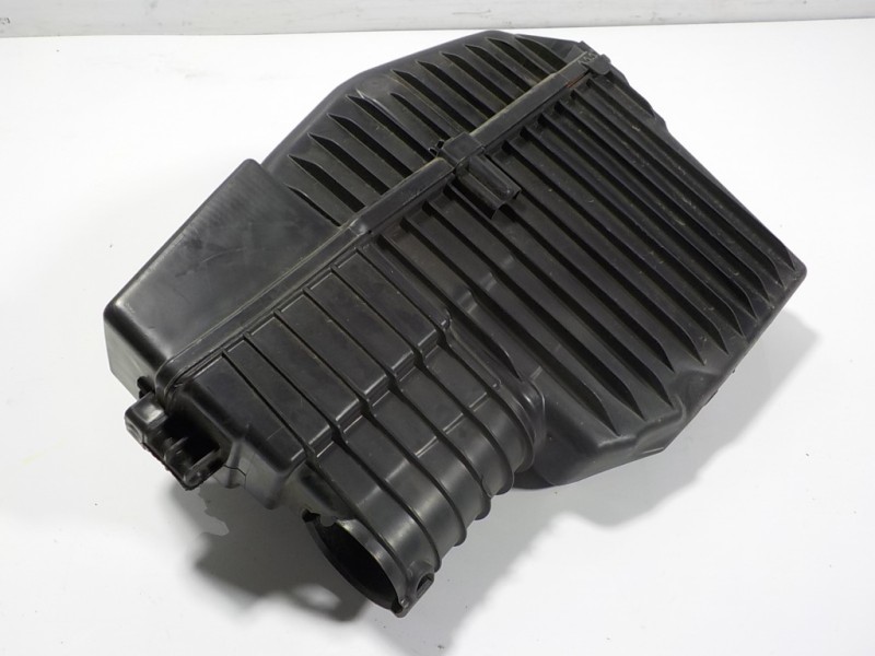 Recambio de filtro aire para opel corsa f 1.2 referencia OEM IAM  9813534180 