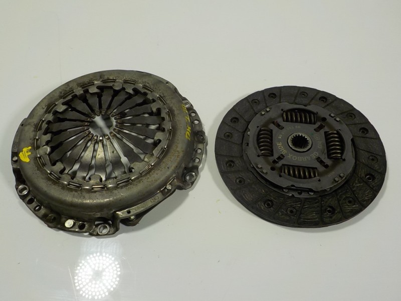 Recambio de kit embrague para opel corsa f 1.2 referencia OEM IAM  9801139380 