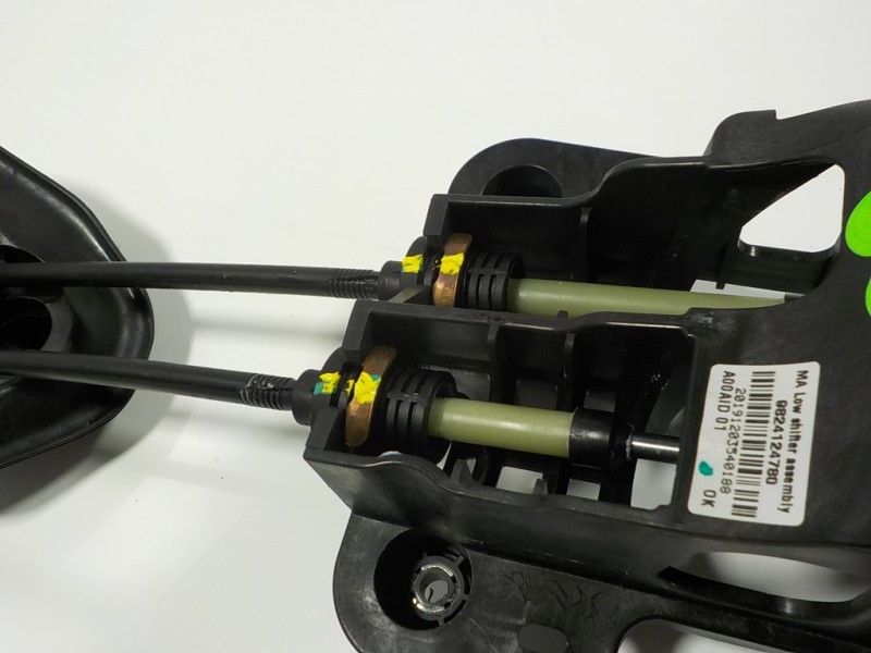 Recambio de palanca cambio para opel corsa f 1.2 referencia OEM IAM  9824124780 