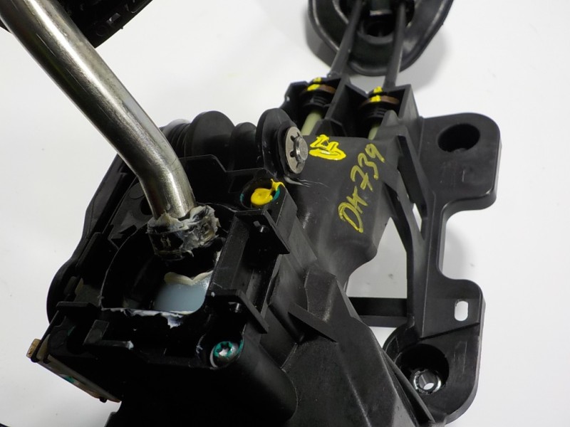 Recambio de palanca cambio para opel corsa f 1.2 referencia OEM IAM  9824124780 