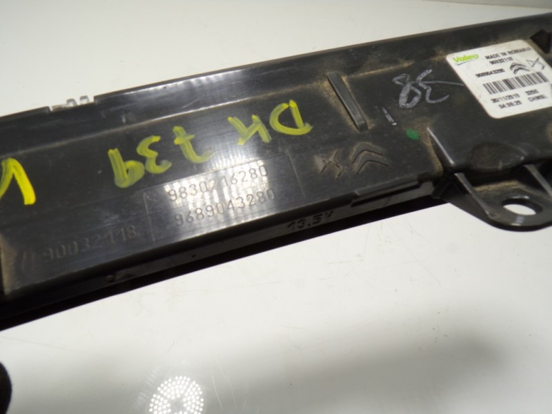 Recambio de piloto trasero central para opel corsa f 1.2 referencia OEM IAM  9830216280 