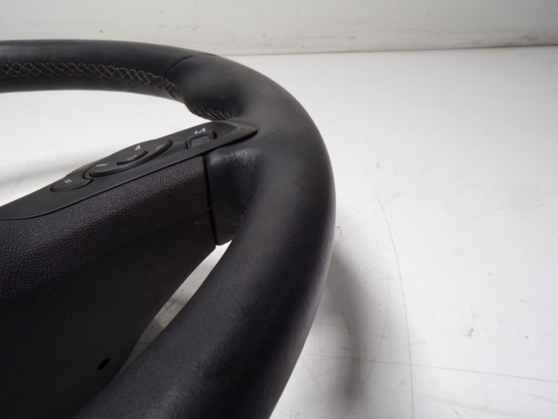 Recambio de volante para opel corsa f 1.2 referencia OEM IAM  1933010837 