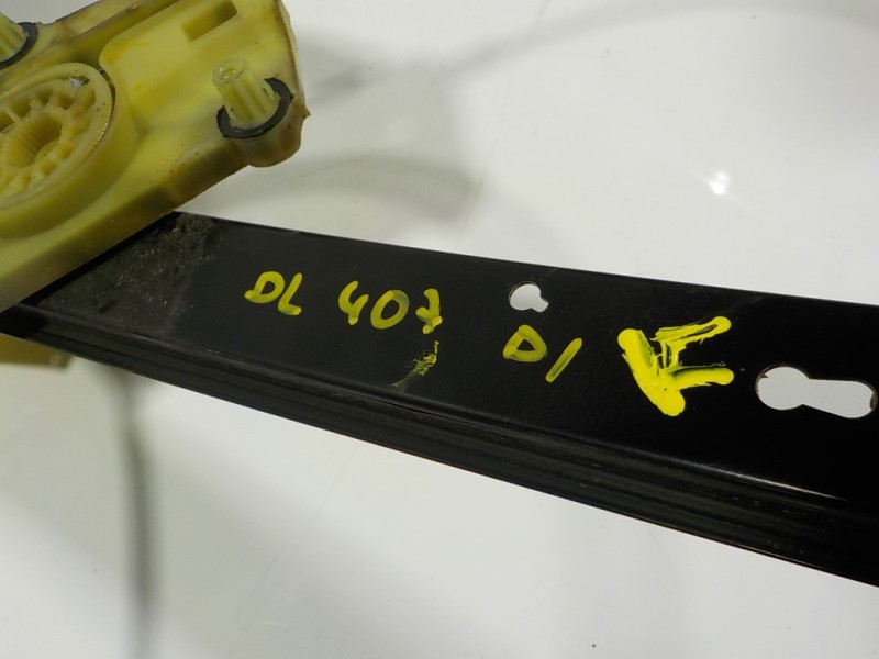 Recambio de elevalunas delantero izquierdo para audi a6 berlina (4f2) 2.0 tdi referencia OEM IAM 4F0837461D 4F0837461C 