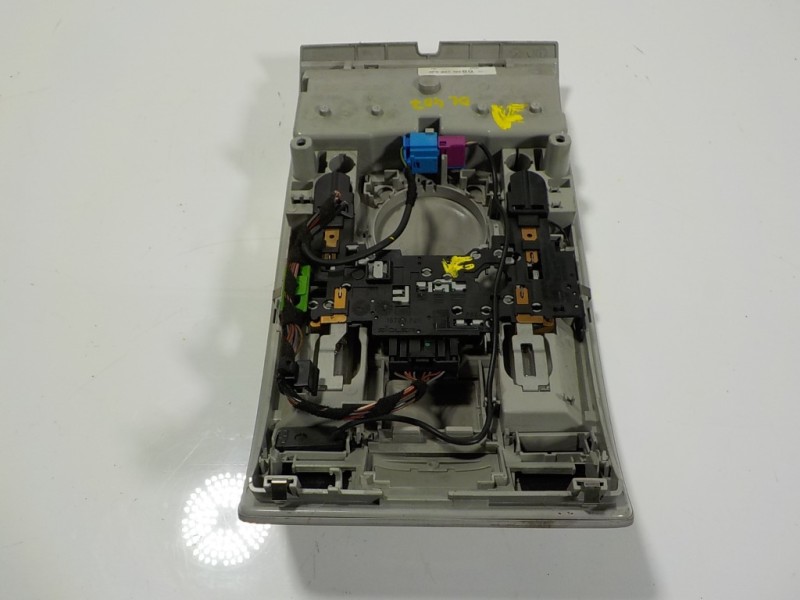 Recambio de piloto interior para audi a6 berlina (4f2) 2.0 tdi referencia OEM IAM 4F0947135BQ 4F0947135BQ 