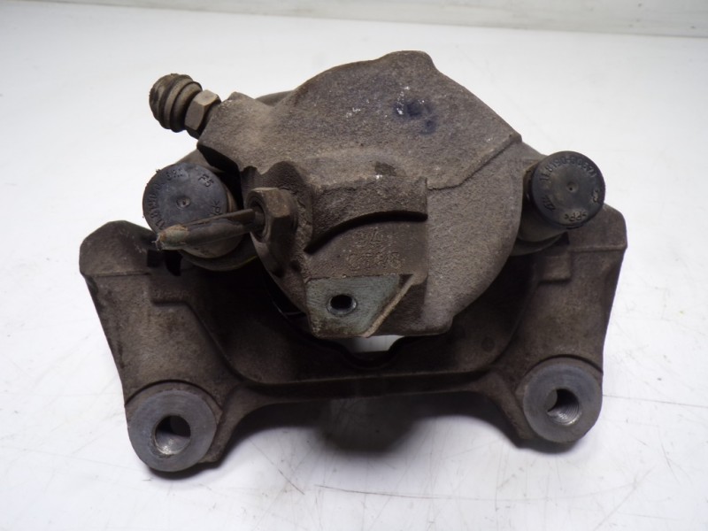 Recambio de pinza freno delantera derecha para audi a6 berlina (4f2) 2.0 tdi referencia OEM IAM 4B0615124  