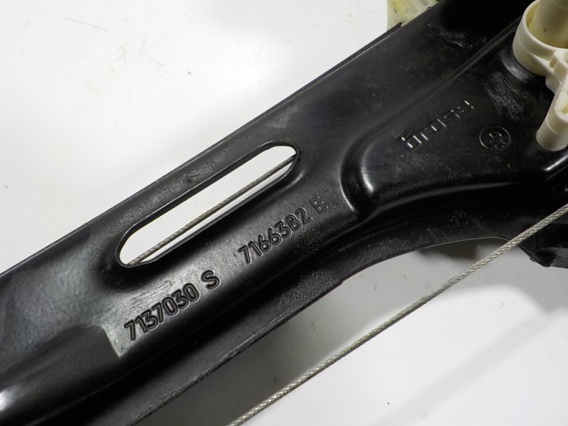 Recambio de elevalunas trasero derecho para bmw x5 (e70) xdrive40d referencia OEM IAM 51357166382 7137030 67627267692