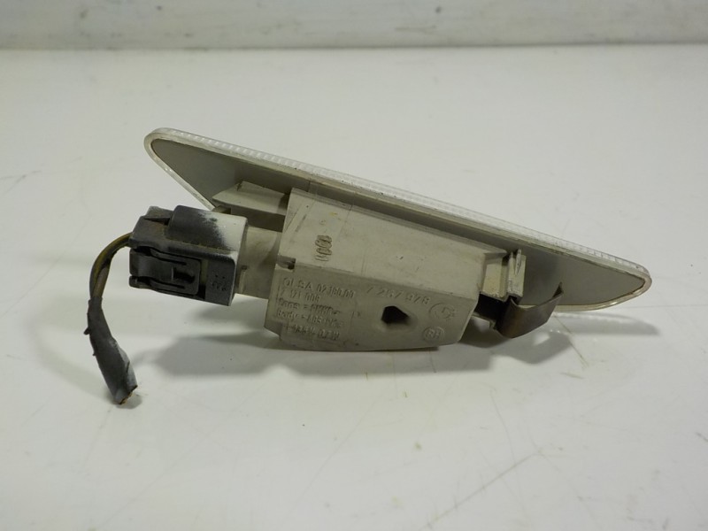 Recambio de piloto lateral derecho para bmw x5 (e70) xdrive40d referencia OEM IAM 63137171008 7267978 