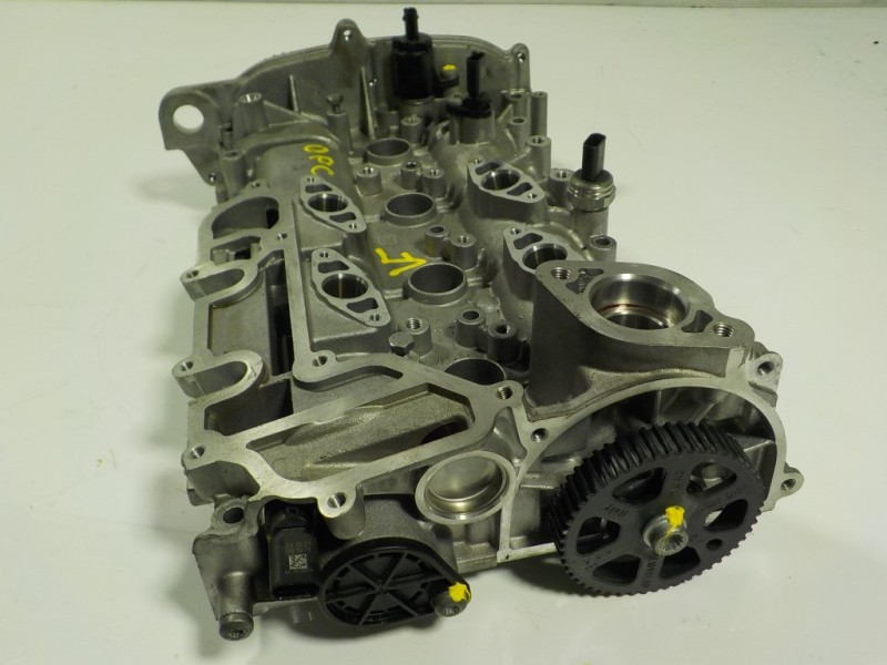 Recambio de arbol de levas para audi a3 sportback (8vf) 35 tfsi s line referencia OEM IAM   