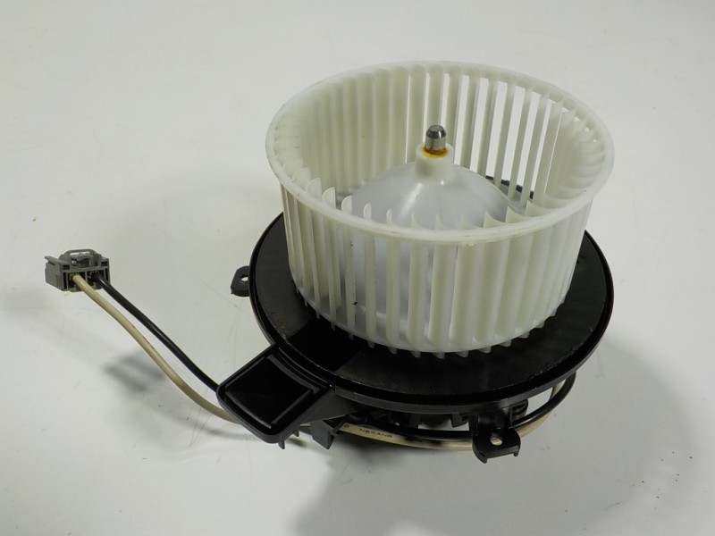 Recambio de motor calefaccion para opel astra k lim. 5türig 1.0 12v referencia OEM IAM 39118612 KG087001 