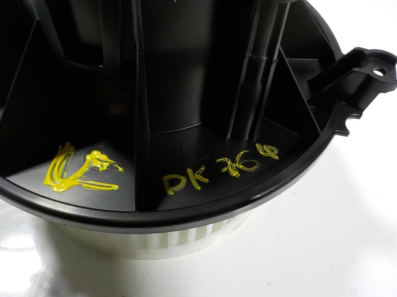 Recambio de motor calefaccion para opel astra k lim. 5türig 1.0 12v referencia OEM IAM 39118612 KG087001 