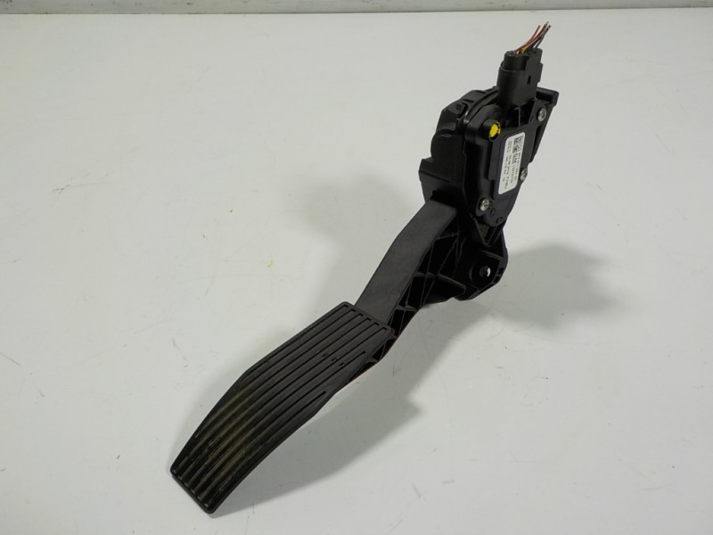 Recambio de potenciometro pedal para opel astra k lim. 5türig 1.0 12v referencia OEM IAM 13373776 13373776 