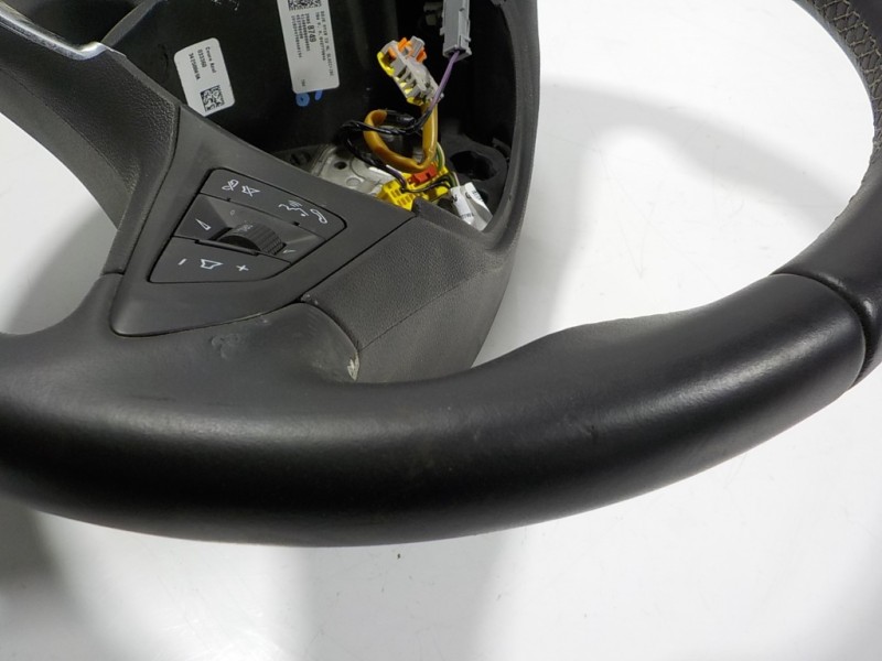 Recambio de volante para opel astra k lim. 5türig 1.0 12v referencia OEM IAM 39058749 39058749 