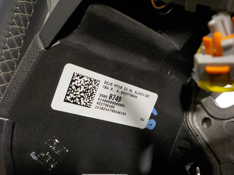 Recambio de volante para opel astra k lim. 5türig 1.0 12v referencia OEM IAM 39058749 39058749 