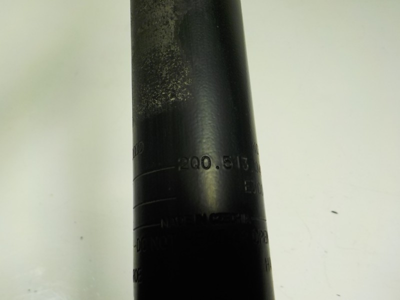 Recambio de amortiguador trasero derecho para seat arona 1.0 tsi referencia OEM IAM 2Q0513049AK 2Q0513049AK 