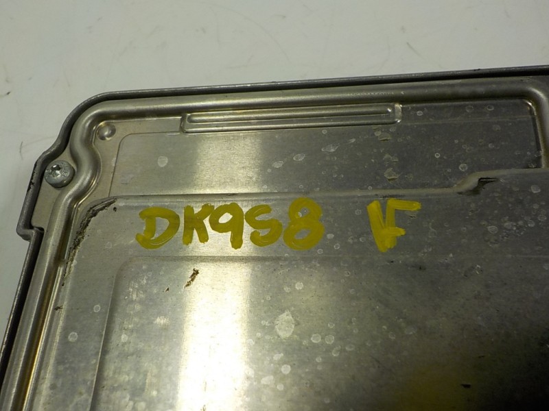 Recambio de centralita motor uce para seat arona 1.0 tsi referencia OEM IAM 04C906025K 04C907309BB 