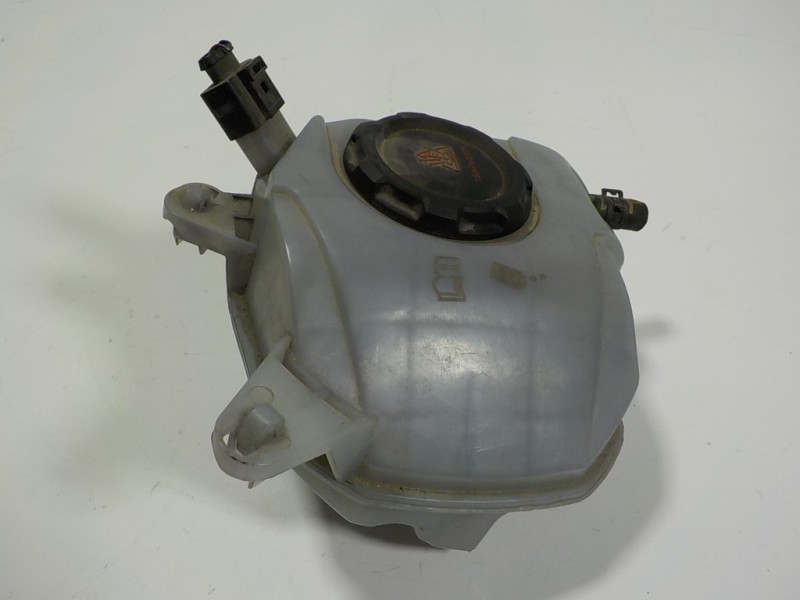 Recambio de deposito expansion para seat arona 1.0 tsi referencia OEM IAM 2Q0121407D 2Q0121407B 