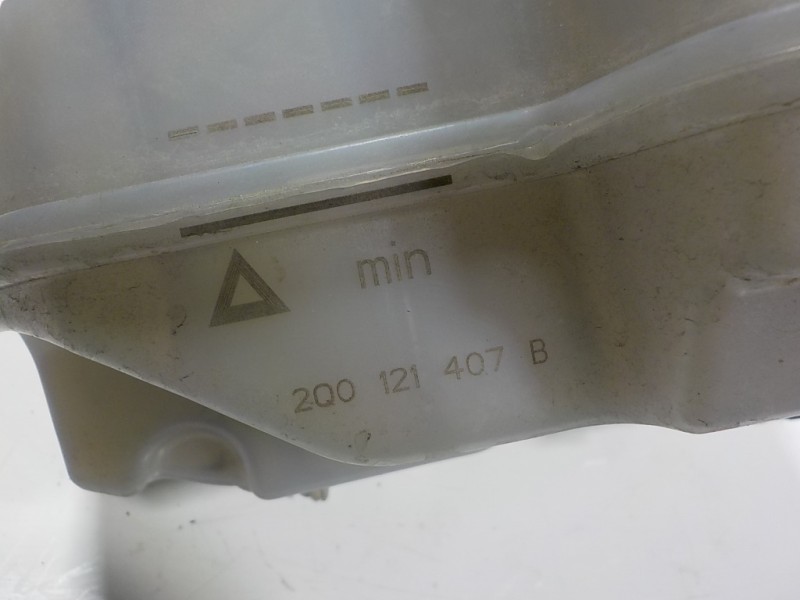 Recambio de deposito expansion para seat arona 1.0 tsi referencia OEM IAM 2Q0121407D 2Q0121407B 