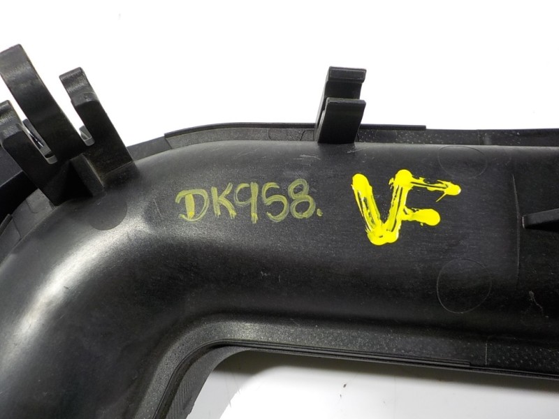 Recambio de tubo intercooler para seat arona 1.0 tsi referencia OEM IAM 04C145673B 04C145673B 04C906051