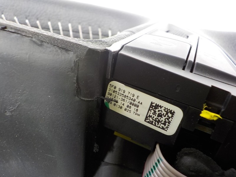 Recambio de volante para seat arona 1.0 tsi referencia OEM IAM 6F0419091BQJF 6F0419091B 