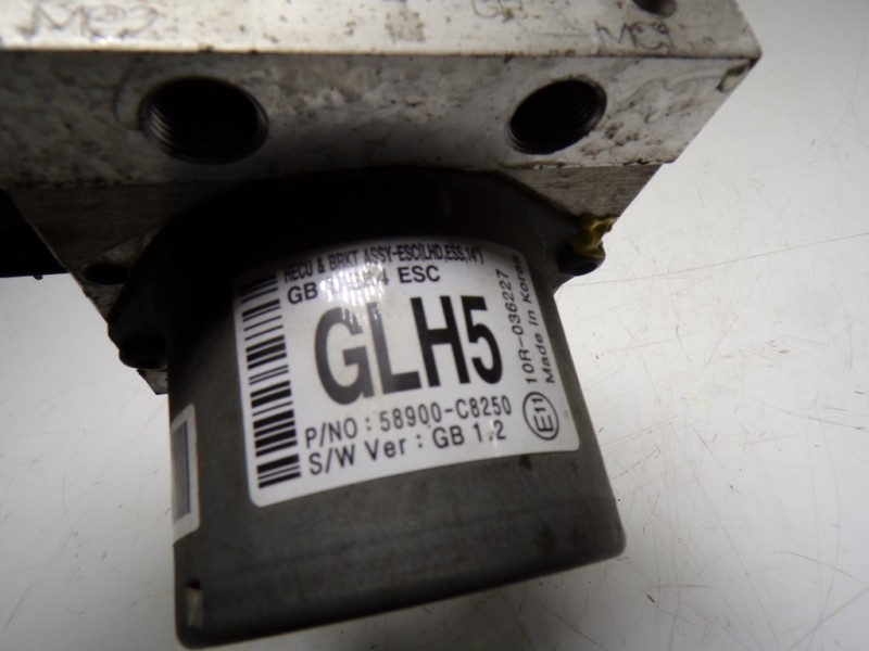 Recambio de abs para hyundai i20 1.2 16v cat referencia OEM IAM 58920C8250 58900C8250 