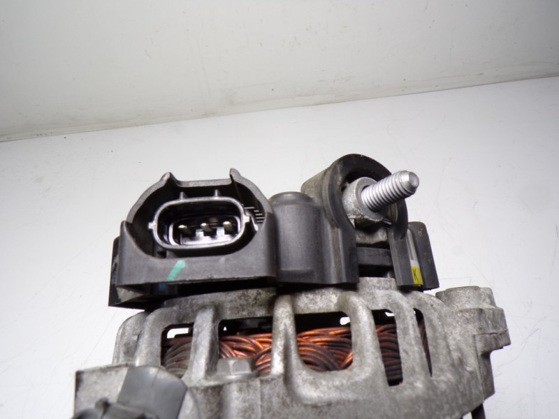 Recambio de alternador para hyundai i20 1.2 16v cat referencia OEM IAM 3730003355 3730003355 