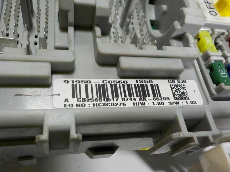 Recambio de caja reles / fusibles para hyundai i20 1.2 16v cat referencia OEM IAM 91950C8560 91950C8560 