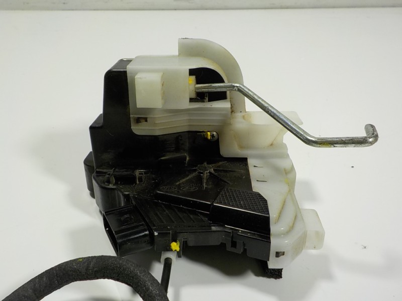 Recambio de cerradura puerta delantera derecha para hyundai i20 1.2 16v cat referencia OEM IAM 81320C8040 81320C8040 