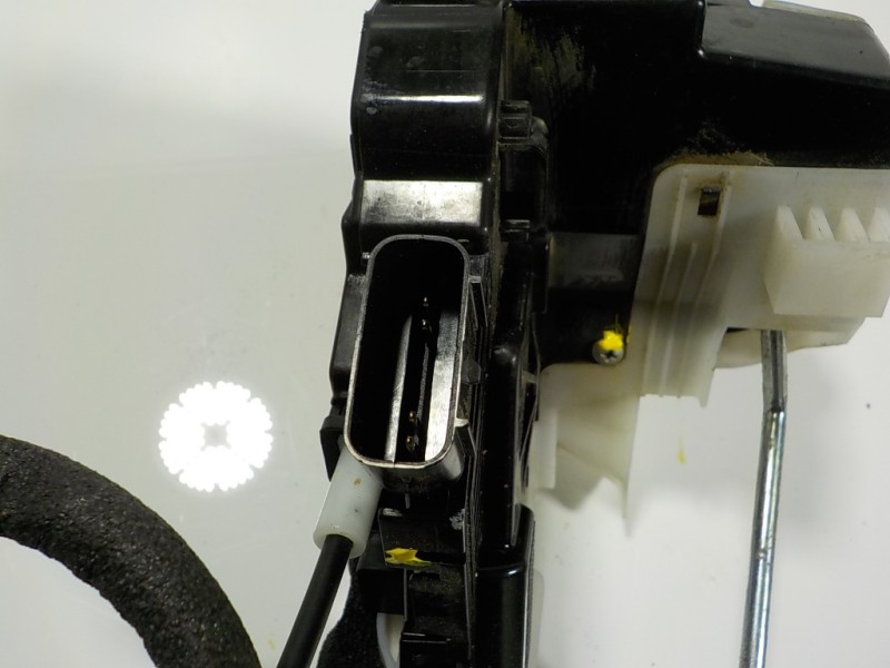 Recambio de cerradura puerta delantera derecha para hyundai i20 1.2 16v cat referencia OEM IAM 81320C8040 81320C8040 